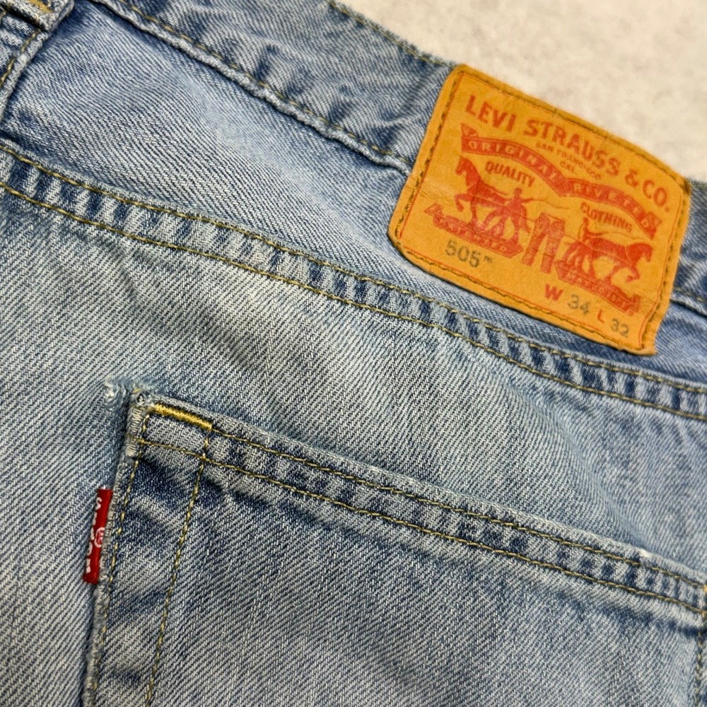 Levis 505 Regular Fit Mens 34x32 Light Wash Distressed Straight Leg Denim Jeans - Picture 6 of 14